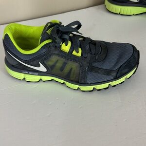 Nike Dual Fusion ST2 Women’s Athletic Running Shoe Size 9